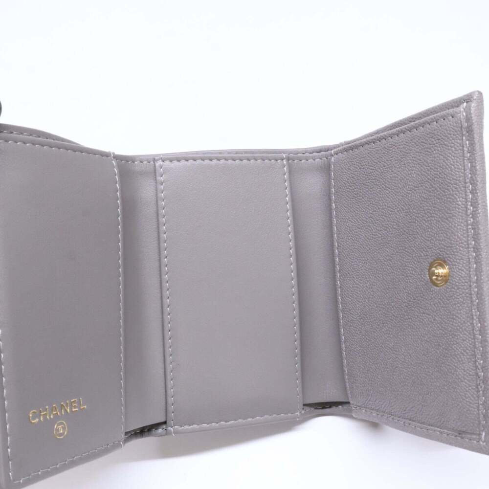 CHANEL Vintage Gray Caviar Leather Wallet - Picture 7 of 9
